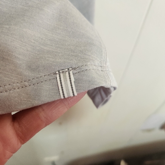 Kuhl Allegro Gray Split Neck Short Sleeve Activewear Top Size Small - Picture 10 of 16